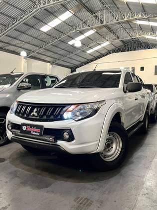 MITSUBISHI L200 TRITON 2.4 16V TURBO DIESEL OUTDOOR GLX CD 4X4 MANUAL